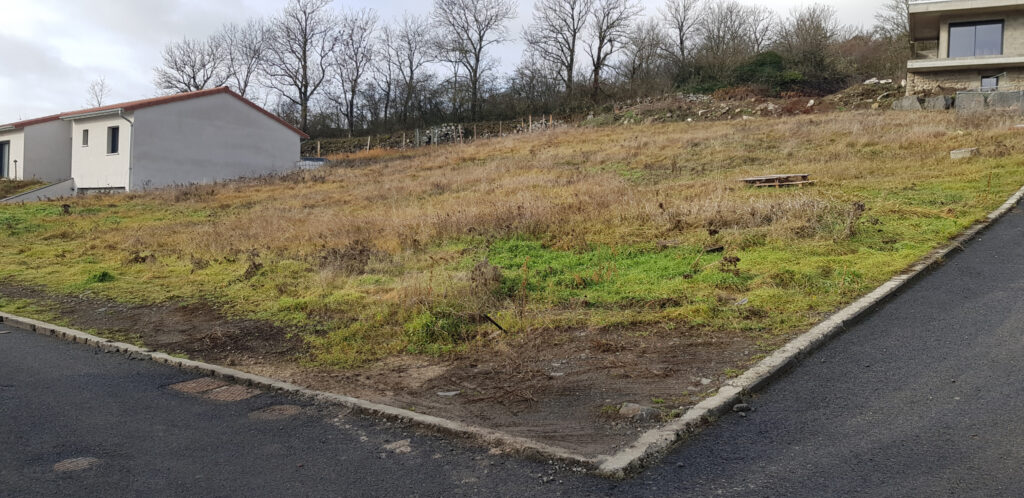 Terrai à bâtir 1153 m2