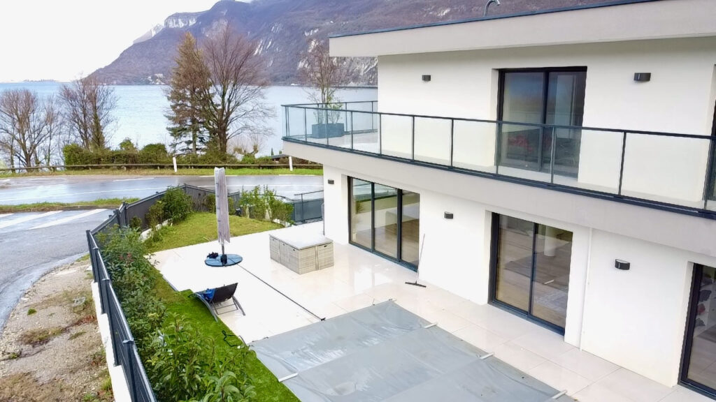 Brison-Saint-Innocent Villa contemporaine vue lac   – 9 pièces – 6 chambres – 215 m²