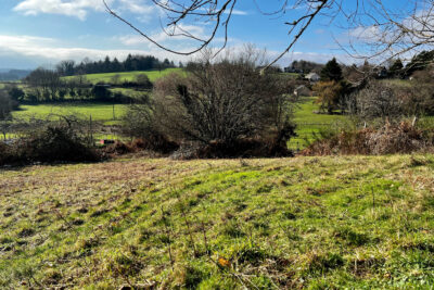 Terrain de 1405 m2 – NR pièces – NR chambres – 1405 m²