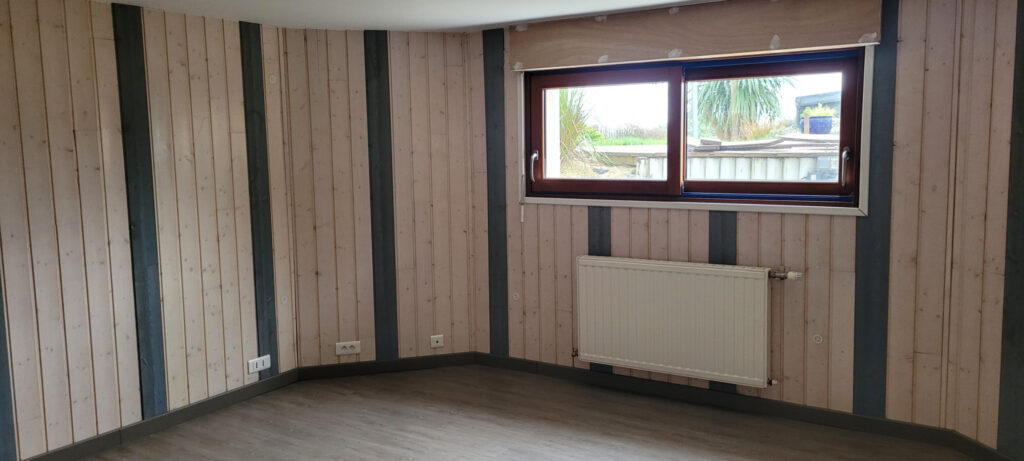 Sur la commune de PLOUBAZLANEC, propriété à vendre avec vue  – 6 pièces – 5 chambres – 180 m²