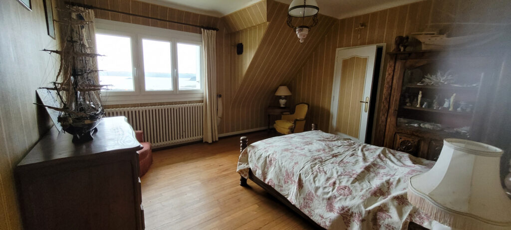 MAISON 151 M2, TERRAIN 1200 M2, VUE BAIE DE PAIMPOL Sur la c – 6 pièces – 5 chambres – 151 m²