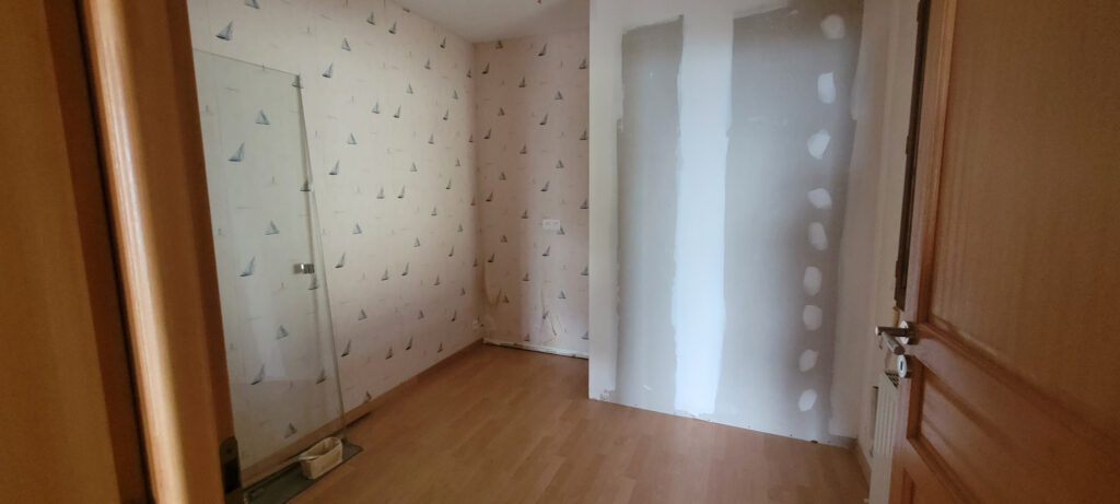 Sur la commune de PLOUBAZLANEC, propriété à vendre avec vue  – 6 pièces – 5 chambres – 180 m²