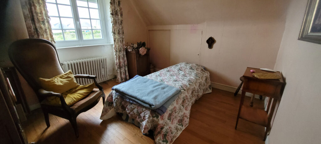 MAISON 151 M2, TERRAIN 1200 M2, VUE BAIE DE PAIMPOL Sur la c – 6 pièces – 5 chambres – 151 m²