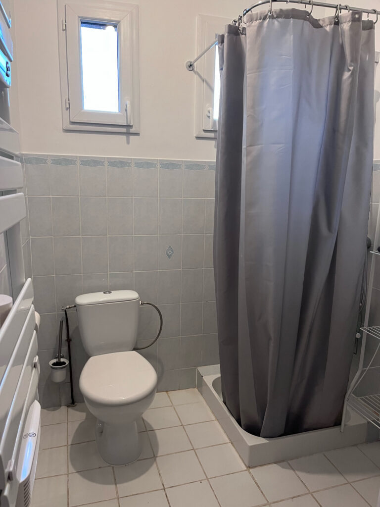 Ensemble de charme à rénover – 5 pièces – 2 chambres – 170 m²