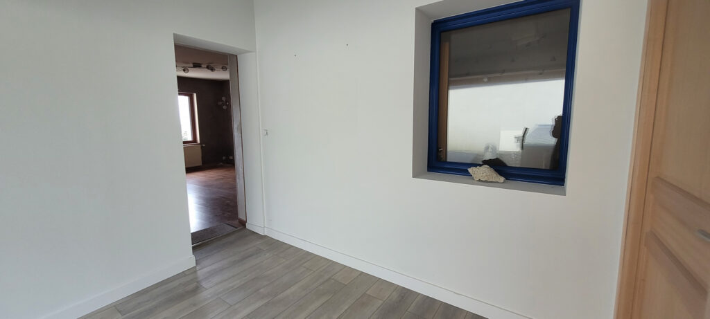 Sur la commune de PLOUBAZLANEC, propriété à vendre avec vue  – 6 pièces – 5 chambres – 180 m²