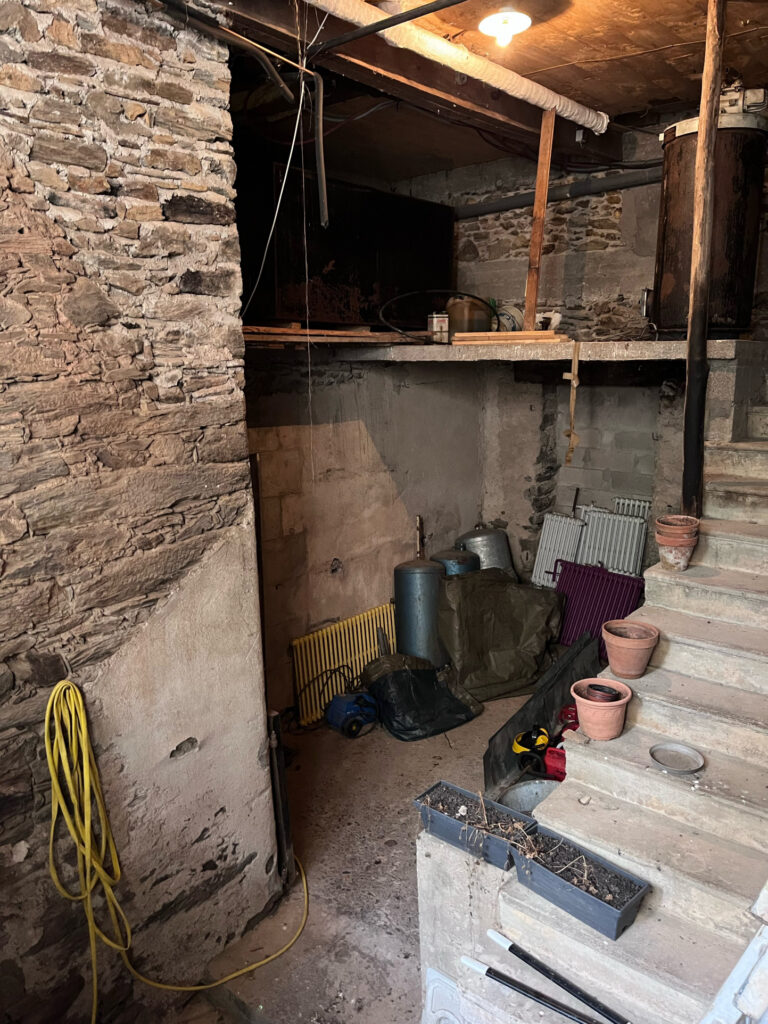 Ensemble de charme à rénover – 5 pièces – 2 chambres – 170 m²