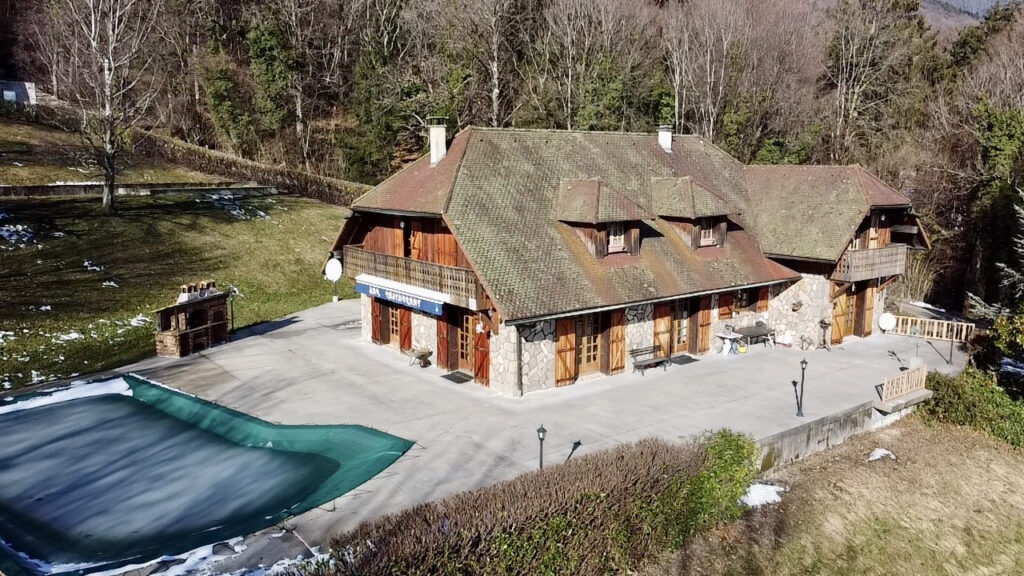 Bourget-Du-Lac Maison de 297m2 – 8 pièces – 6 chambres – 297 m²