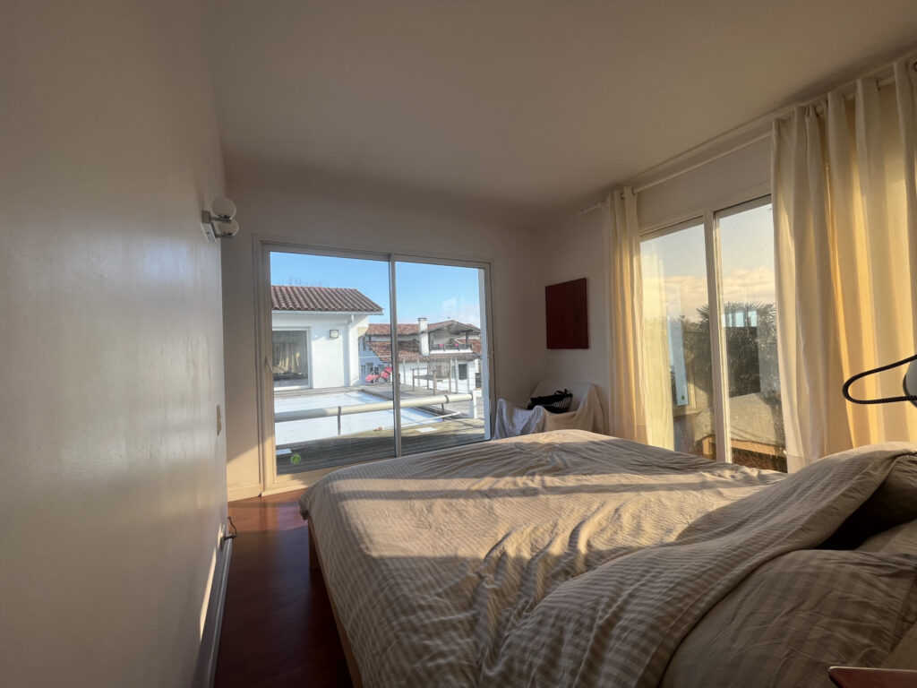 RARE! MAISON AVEC T2 INDÉPENDANT ET PISCINE!LAC DE ST PÉE SUR NIVELLE – 6 pièces – 4 chambres – 210 m²