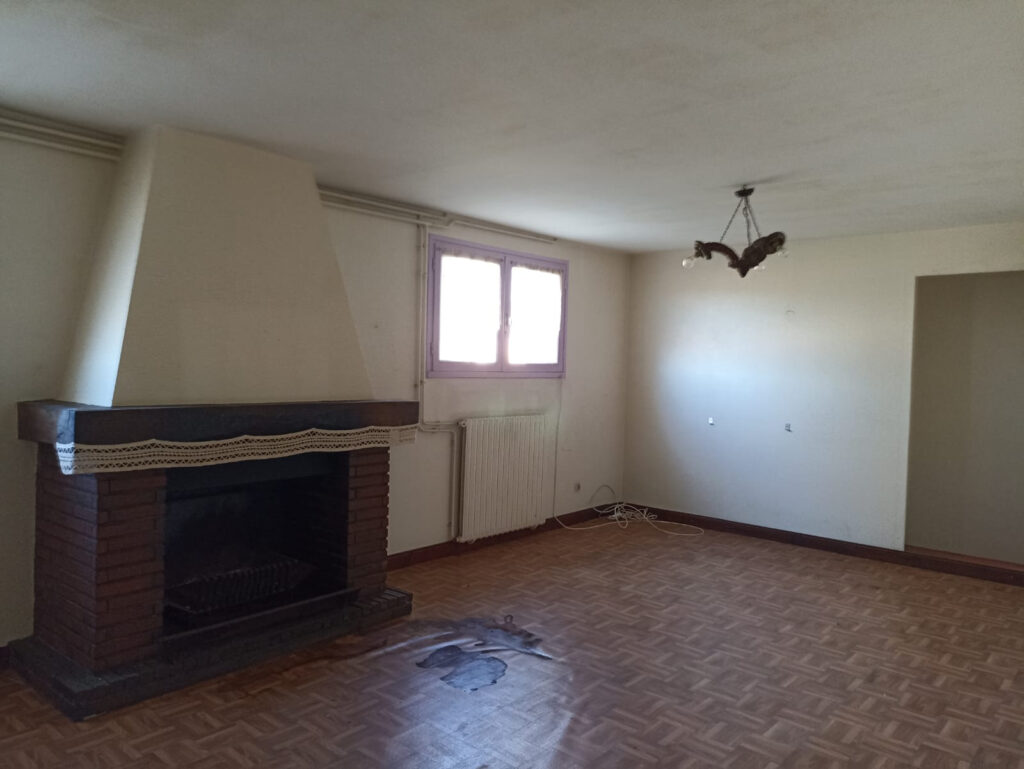 Grande maison de caractère avec terrain de +4500m2 – 9 pièces – 7 chambres – 298 m²