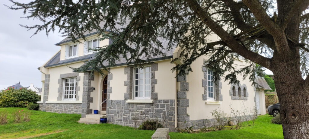 MAISON 151 M2, TERRAIN 1200 M2, VUE BAIE DE PAIMPOL Sur la c – 6 pièces – 5 chambres – 151 m²