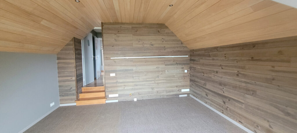 Sur la commune de PLOUBAZLANEC, propriété à vendre avec vue  – 6 pièces – 5 chambres – 180 m²