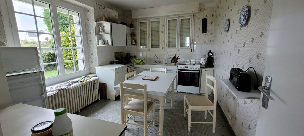 MAISON 151 M2, TERRAIN 1200 M2, VUE BAIE DE PAIMPOL Sur la c – 6 pièces – 5 chambres – 151 m²