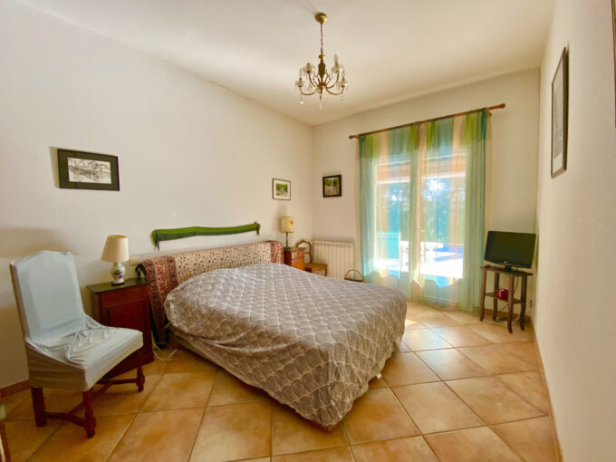 Maison à Nîmes  – 6 pièces – 3 chambres – 163 m²