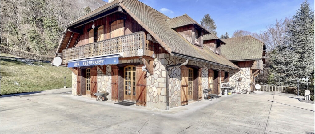 Bourget-Du-Lac Maison de 297m2 – 8 pièces – 6 chambres – 297 m²