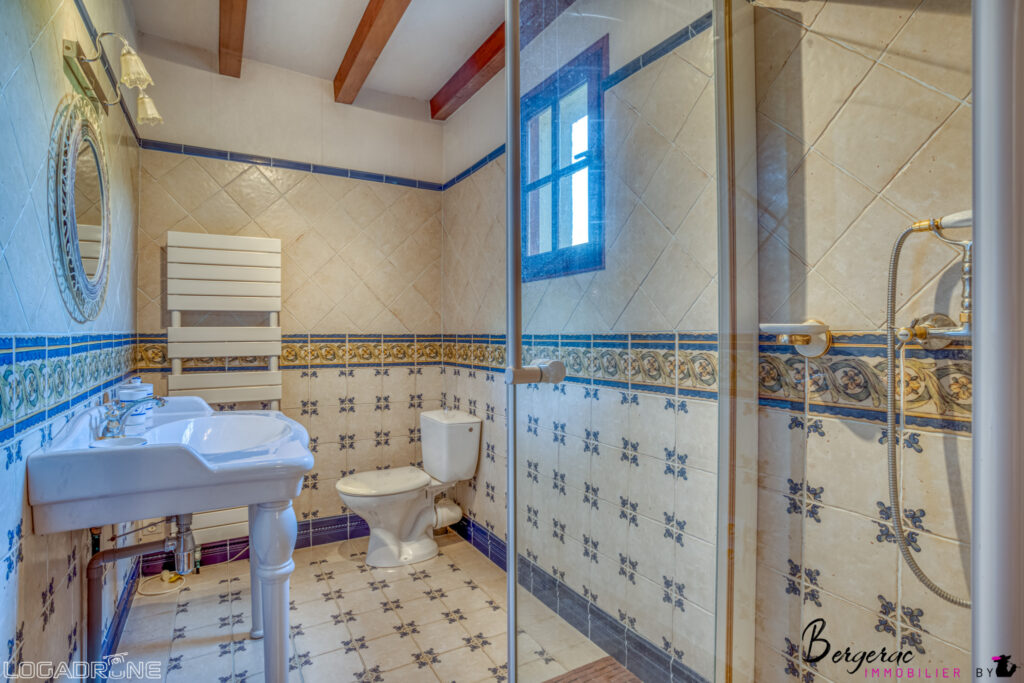 Belle demeure de 205m2 offrant un point de vue exceptionnel – 8 pièces – 5 chambres – 205 m²