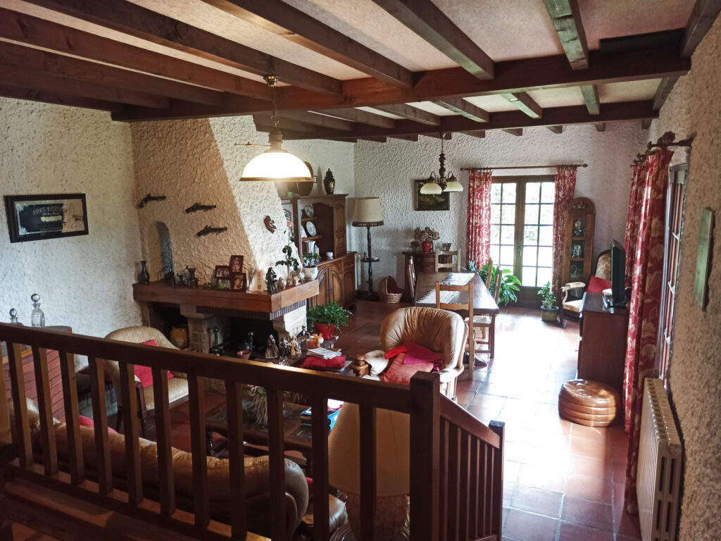 Belle demeure de 205m2 offrant un point de vue exceptionnel – 8 pièces – 5 chambres – 205 m²