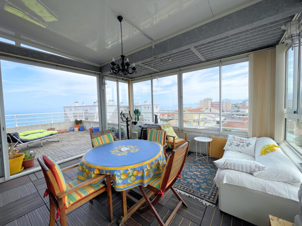 Magnifique appartement face à la mer  – 3 pièces – 2 chambres – 98 m²