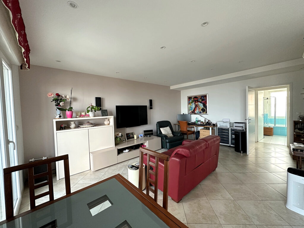 Magnifique appartement face à la mer  – 3 pièces – 2 chambres – 98 m²