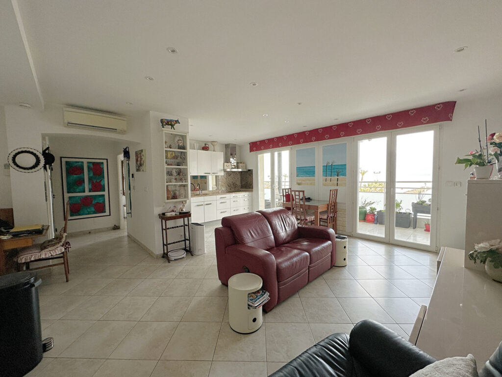 Magnifique appartement face à la mer  – 3 pièces – 2 chambres – 98 m²