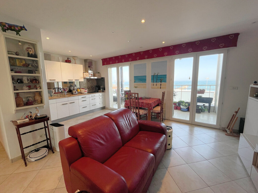 Magnifique appartement face à la mer  – 3 pièces – 2 chambres – 98 m²
