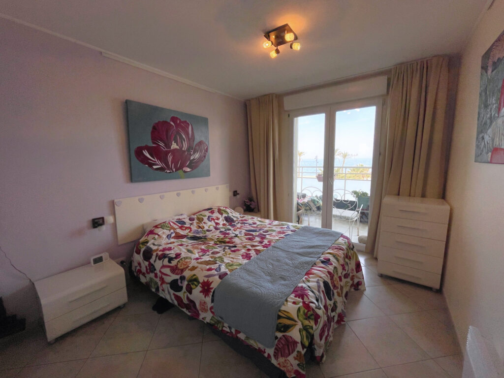 Magnifique appartement face à la mer  – 3 pièces – 2 chambres – 98 m²