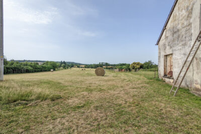A VENDRE A GUER, Bâtisse en pierres à renover – 4 pièces – 2 chambres – 200 m²