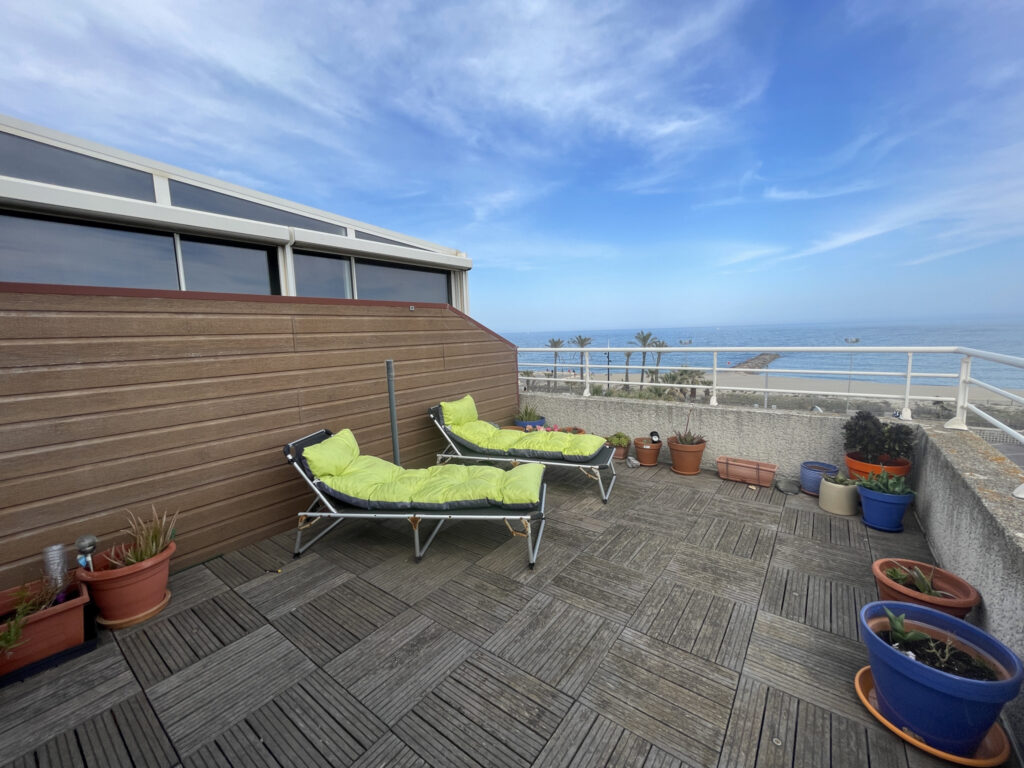 Magnifique appartement face à la mer  – 3 pièces – 2 chambres – 98 m²