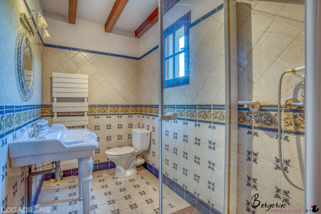 Belle demeure de 205m2 offrant un point de vue exceptionnel – 8 pièces – 5 chambres – 205 m²