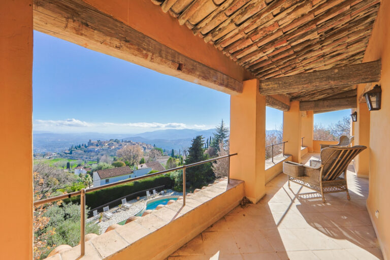 Luxueuse villa provençale avec vue mer panoramique à Cabris – 11 pièces – 5 chambres – 381 m²