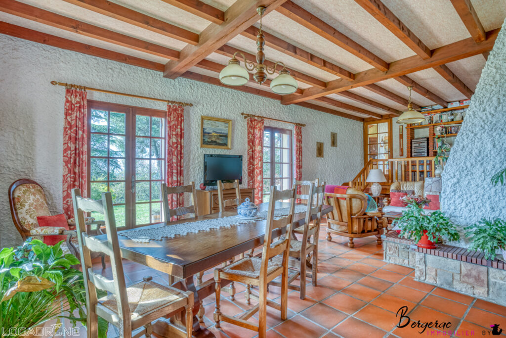 Belle demeure de 205m2 offrant un point de vue exceptionnel – 8 pièces – 5 chambres – 205 m²