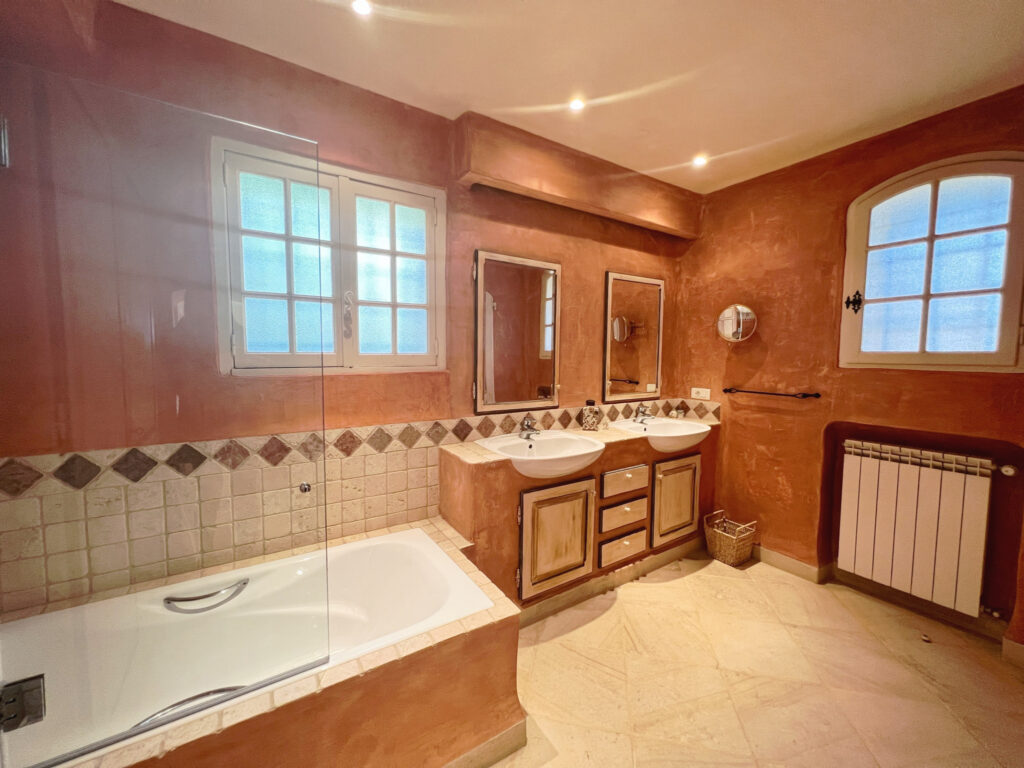 Luxueuse villa provençale avec vue mer panoramique à Cabris – 11 pièces – 5 chambres – 381 m²