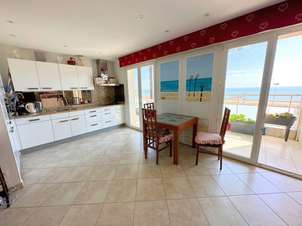 Magnifique appartement face à la mer  – 3 pièces – 2 chambres – 98 m²