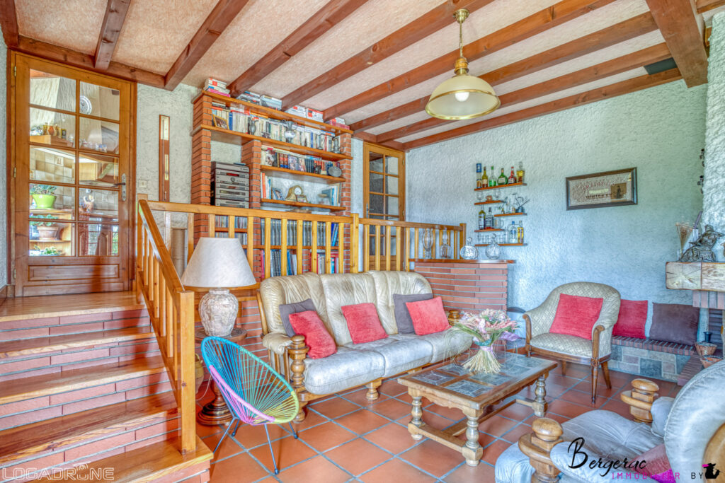 Belle demeure de 205m2 offrant un point de vue exceptionnel – 8 pièces – 5 chambres – 205 m²