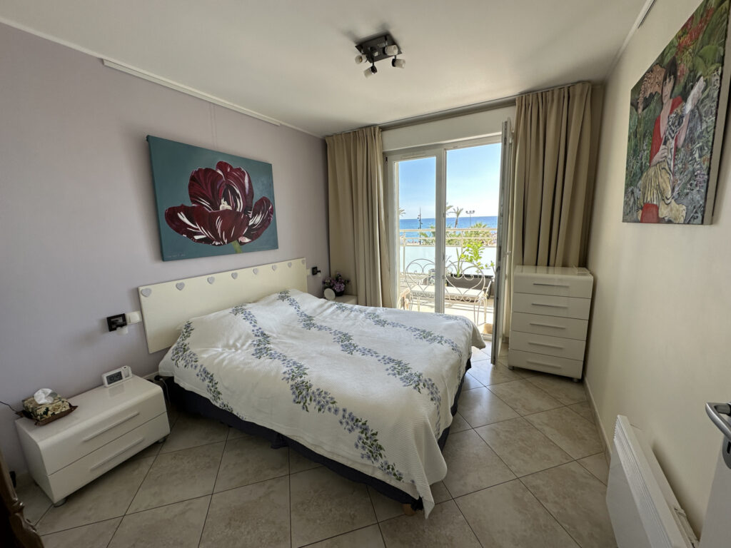 Magnifique appartement face à la mer  – 3 pièces – 2 chambres – 98 m²