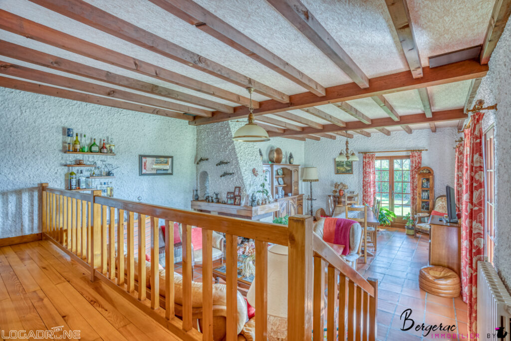 Belle demeure de 205m2 offrant un point de vue exceptionnel – 8 pièces – 5 chambres – 205 m²