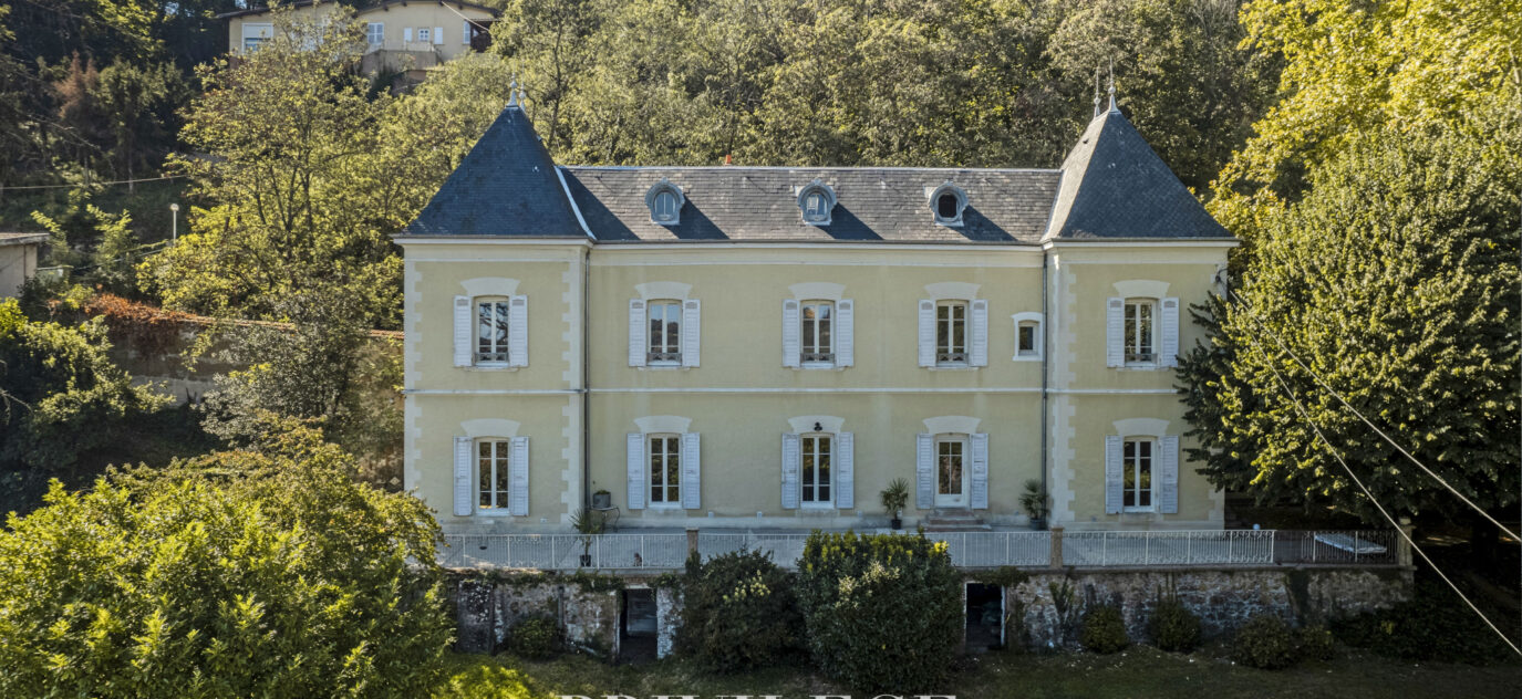 Maison de Maître _ Sainte Colombe – 8 pièces – 4 chambres – 190 m²