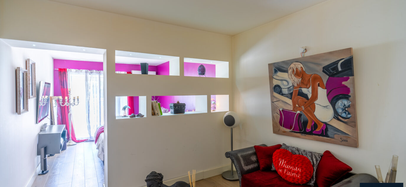 A Vendre, Appartement de 159 m2 avec Balcon à Marseille 8e. – 3 pièces – 2 chambres – 159 m²