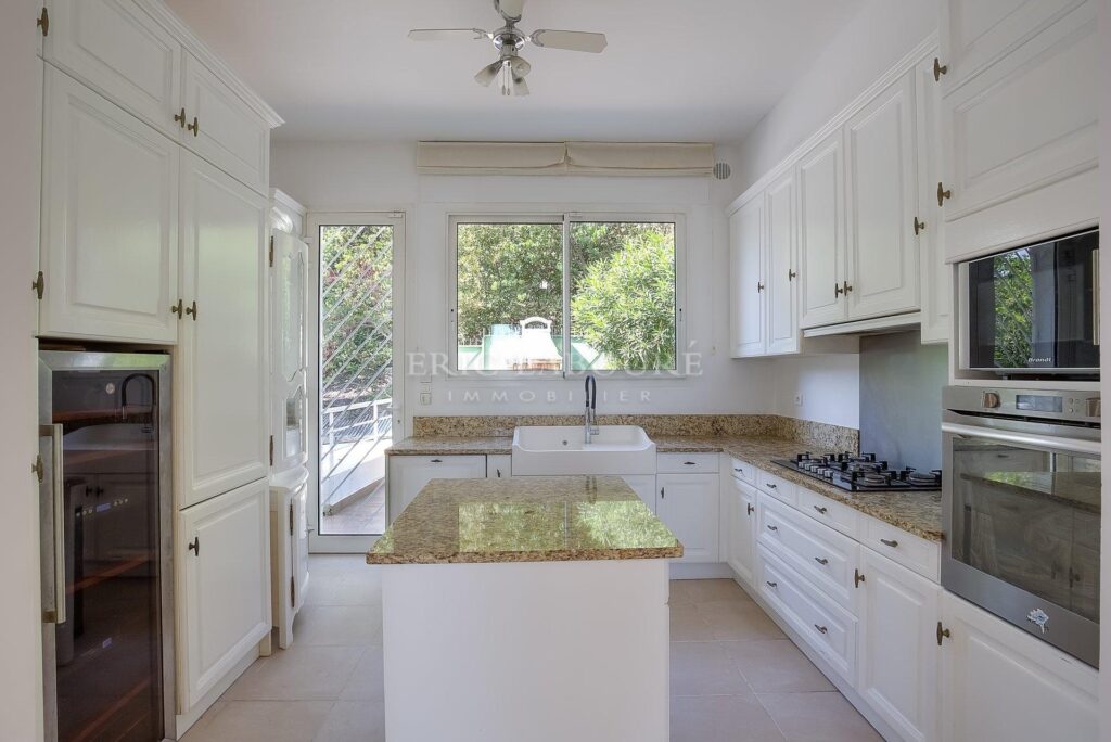 VILLA CANNES – BASSE CALIFORNIE – – 6 pièces – 4 chambres – 180 m²
