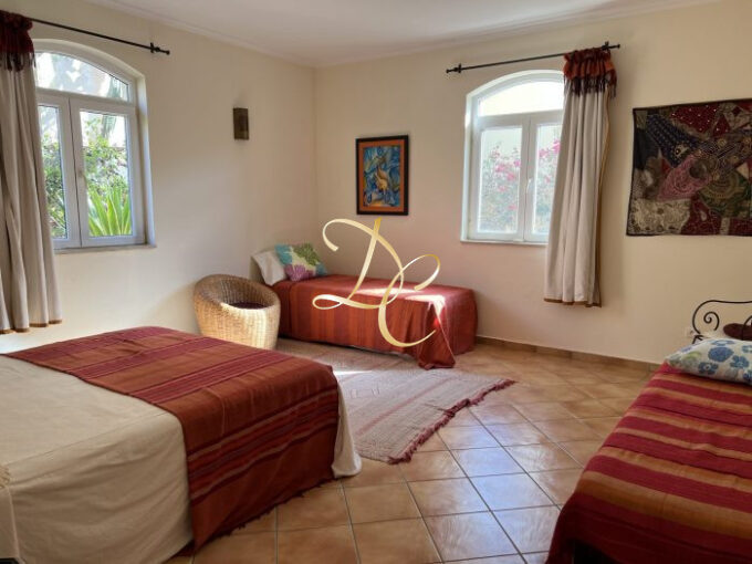 Villa bord de mer – 6 pièces – 3 chambres – 300 m²