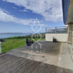 PLOEMEUR : Magnifique maison sur la côte avec vue mer – 8 pièces – NR chambres – 250 m²