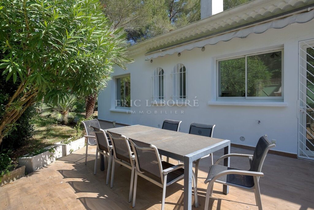VILLA CANNES – BASSE CALIFORNIE – – 6 pièces – 4 chambres – 180 m²