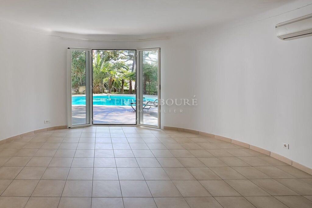VILLA CANNES – BASSE CALIFORNIE – – 6 pièces – 4 chambres – 180 m²