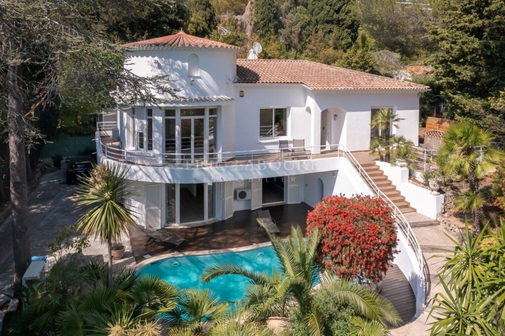 VILLA CANNES – BASSE CALIFORNIE – – 6 pièces – 4 chambres – 180 m²
