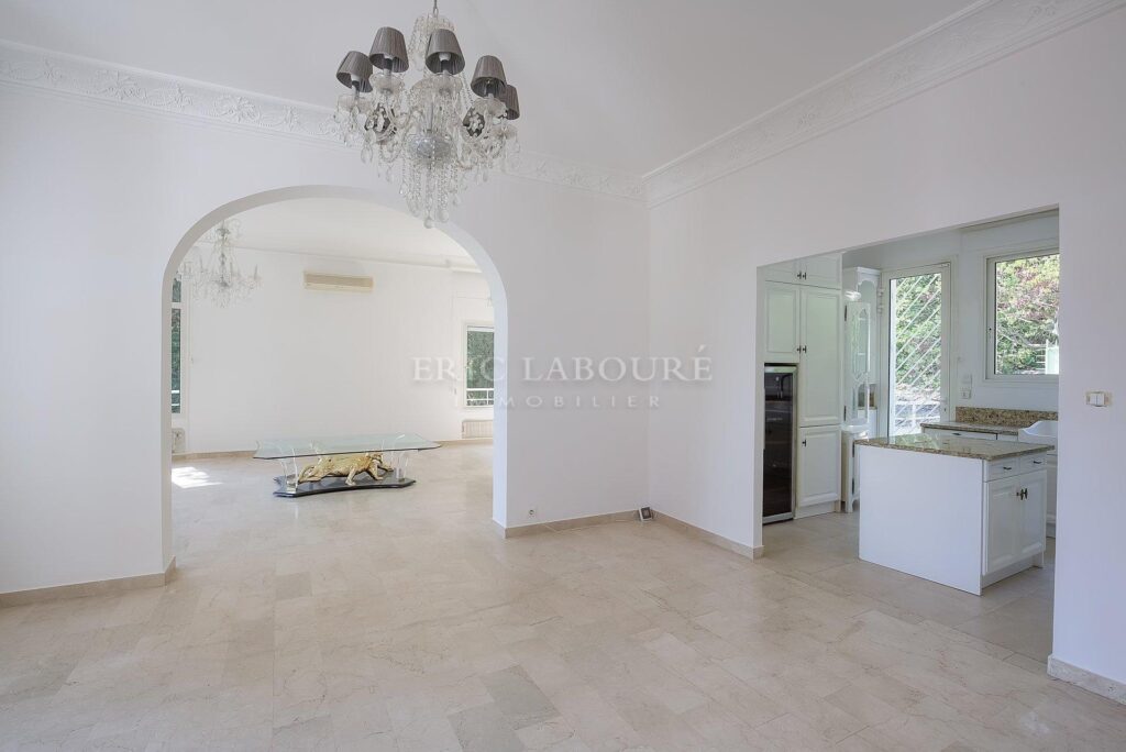 VILLA CANNES – BASSE CALIFORNIE – – 6 pièces – 4 chambres – 180 m²