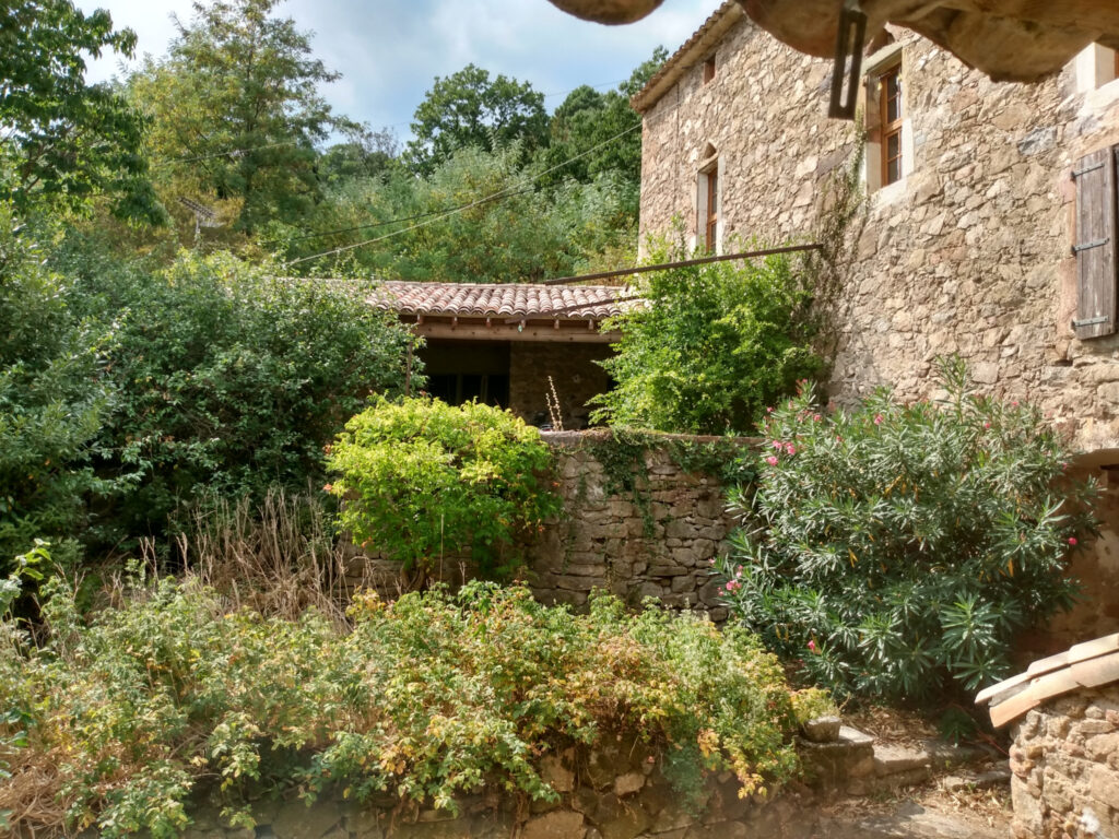 Authentique mas en pierre avec vue sur le massif Cévenol – 13 pièces – 3 chambres – 400 m²