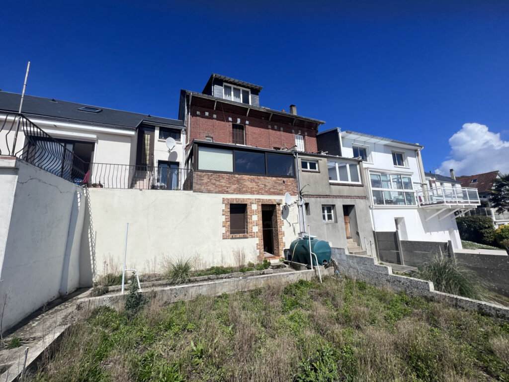 A vendre maison d’habitation vue port, T4 , double garage, j – 4 pièces – 3 chambres – 103 m²