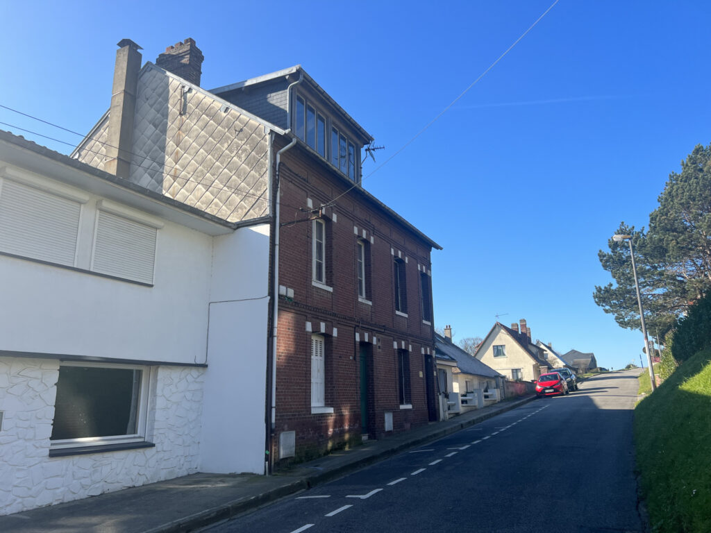 A vendre maison d’habitation vue port, T4 , double garage, j – 4 pièces – 3 chambres – 103 m²