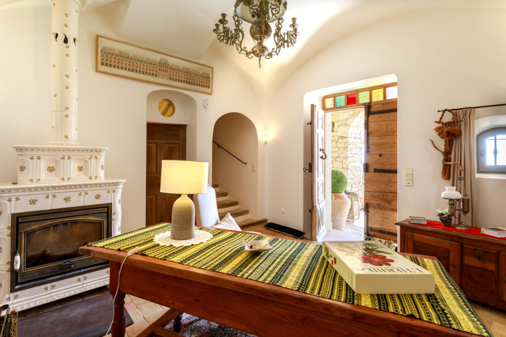 SOMPTUEUSE PROPRIETE EN PIERRES AVEC VUE PANORAMIQUE EPOUSTO – 7 pièces – 4 chambres – 380 m²