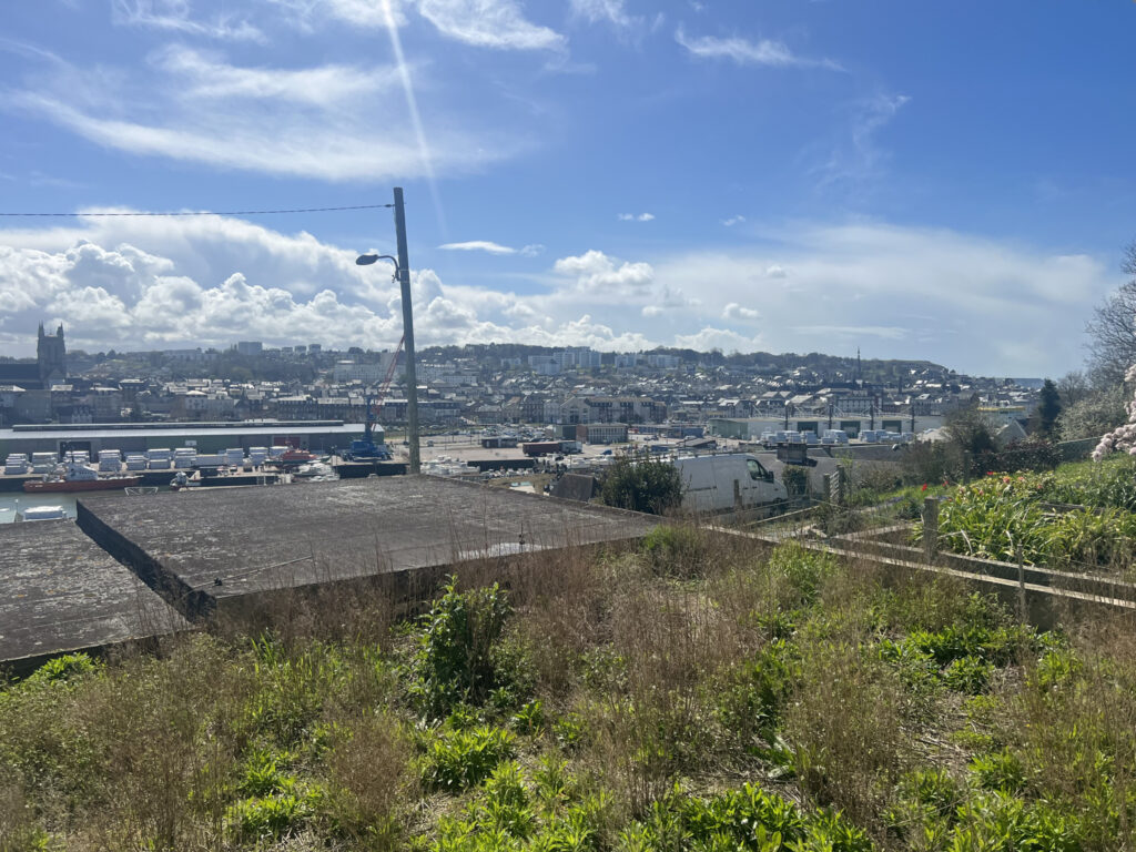 A vendre maison d’habitation vue port, T4 , double garage, j – 4 pièces – 3 chambres – 103 m²