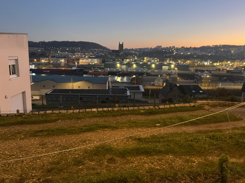 A vendre maison d’habitation vue port, T4 , double garage, j – 4 pièces – 3 chambres – 103 m²